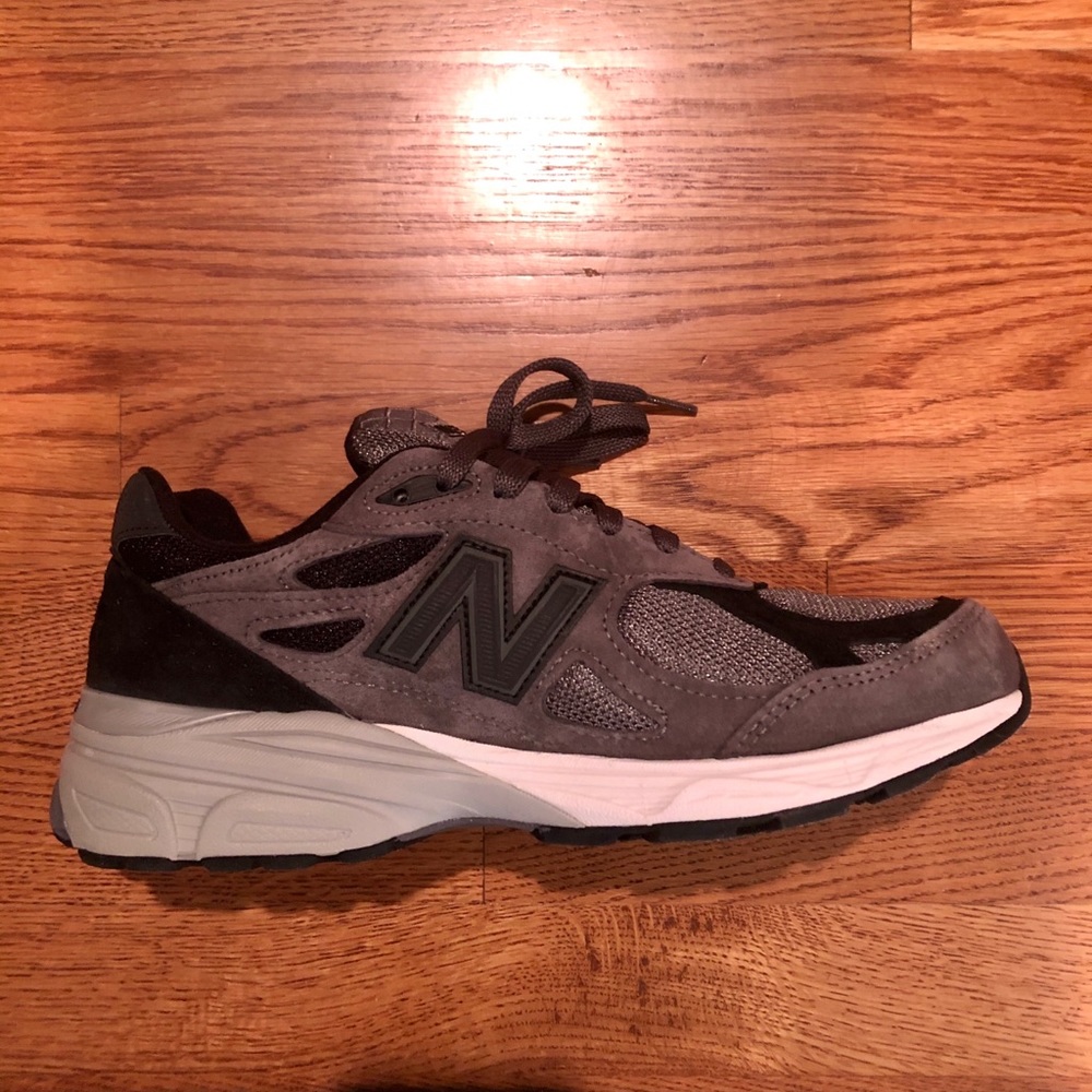 BRAND NEW IN BOX men’s New Balance sneakers